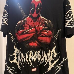 Marvel Deadpool Graphic Tee - Black and Red
